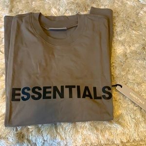 Essentials t shirt brand new !